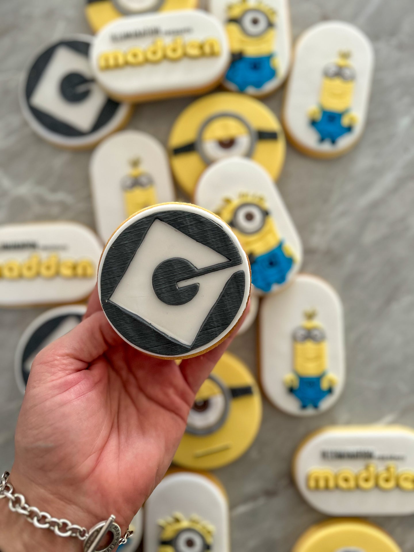 Minions Gru Symbol Debosser