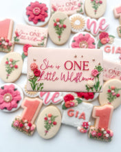 Cargar imagen en el visor de la galería, She is One Little Wildflower Fondant debosser
