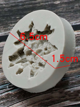 Load image into Gallery viewer, Flower Bee  Silicone Mould
