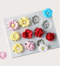 Load image into Gallery viewer, Flowers Silicone Mould
